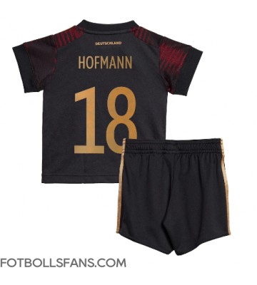 Tyskland Jonas Hofmann #18 Replika Bortatröja Barn VM 2022 Kortärmad (+ Korta byxor)